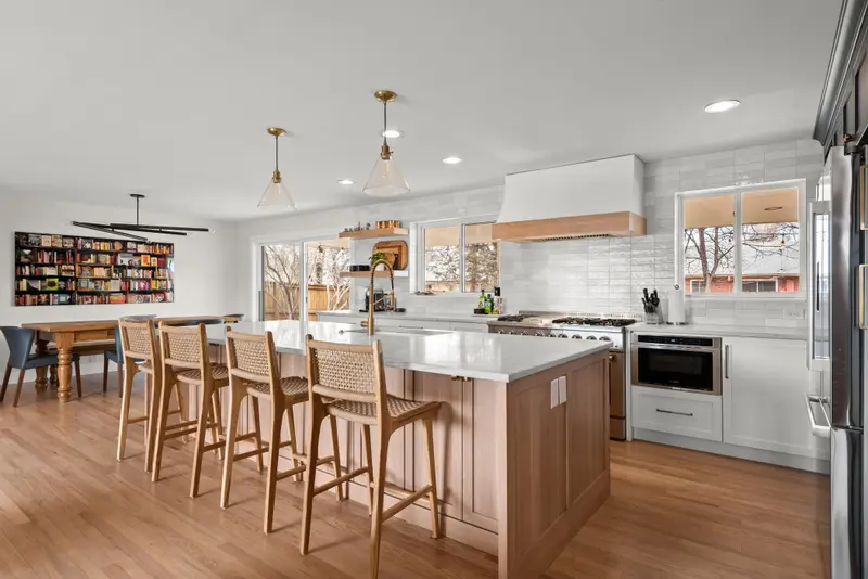 White Oak Kitchen & Family Room — photo 1
