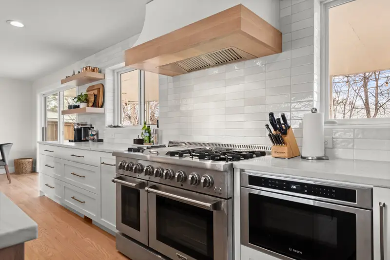 White Oak Kitchen & Family Room — photo 2
